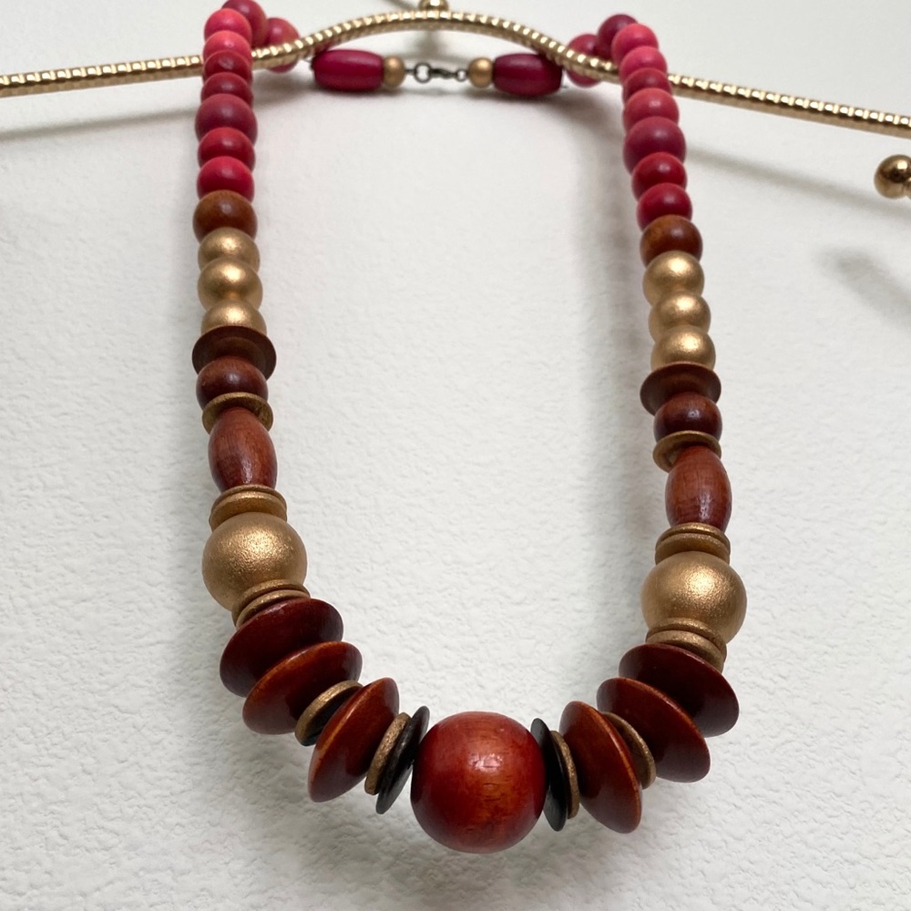 NEW Raspberry Pink and Brown Wood necklace